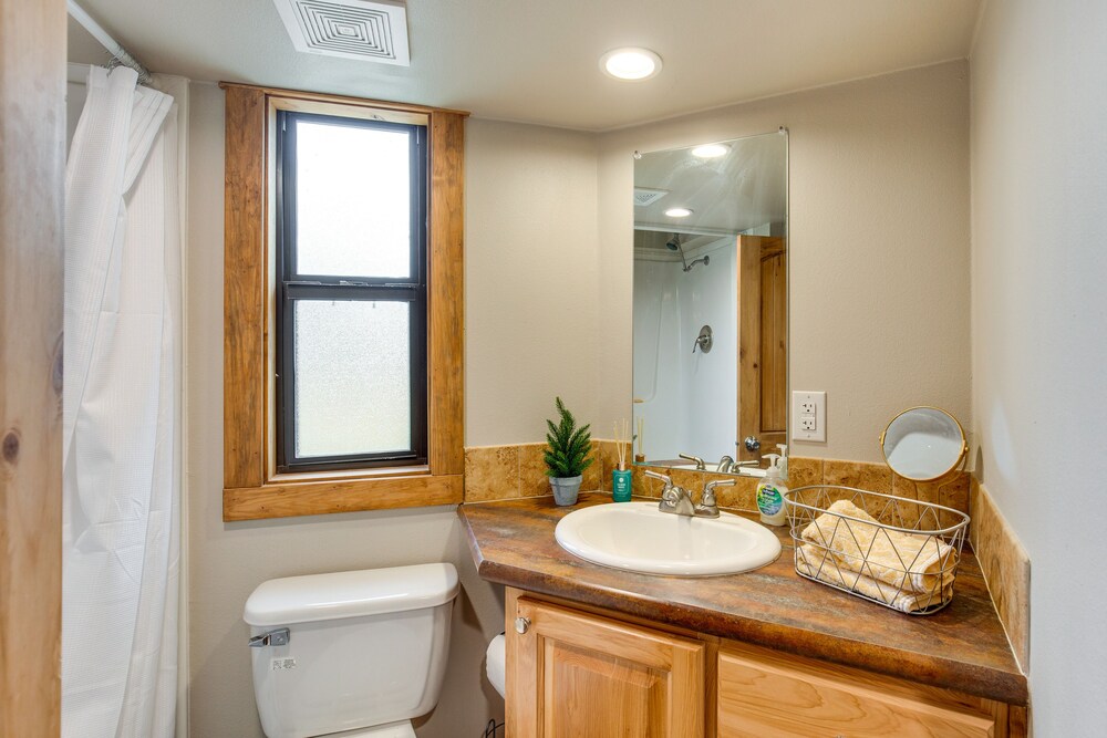 Tiny Vacation Rental Home ~ 12 Mi to Lake Fork! view 3