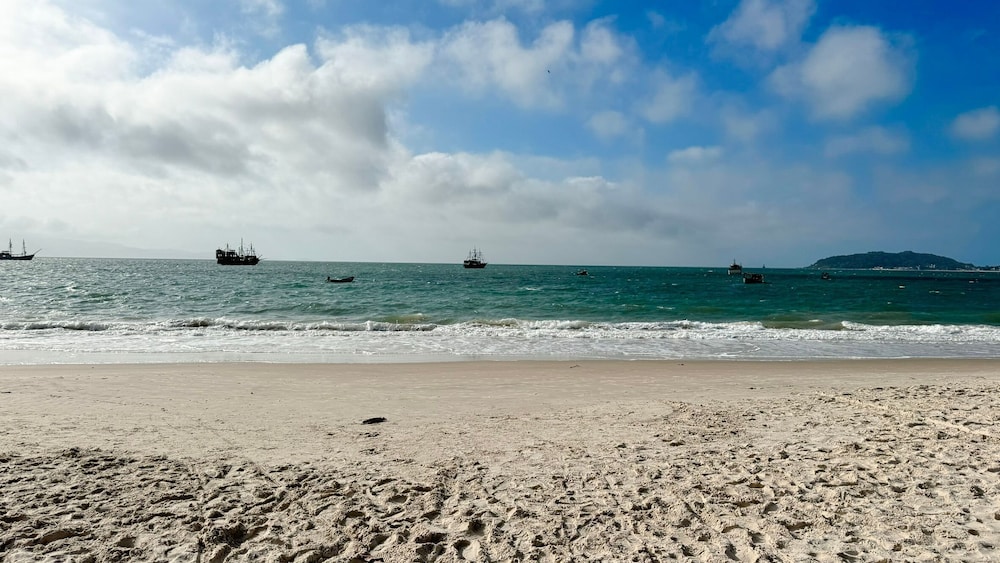 Casa Aconchegante a 100 metros da praia