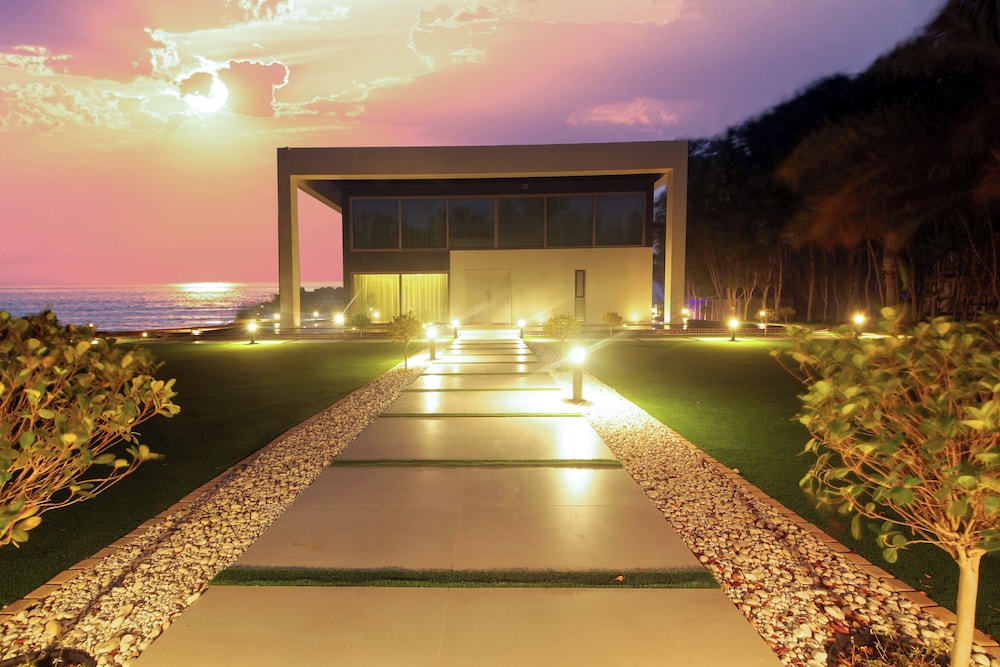 Luxury Overwater Paradise - Nurai Island