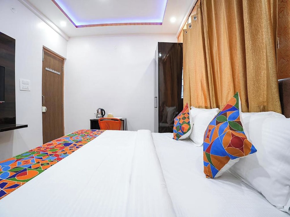 A White Pearl Suites