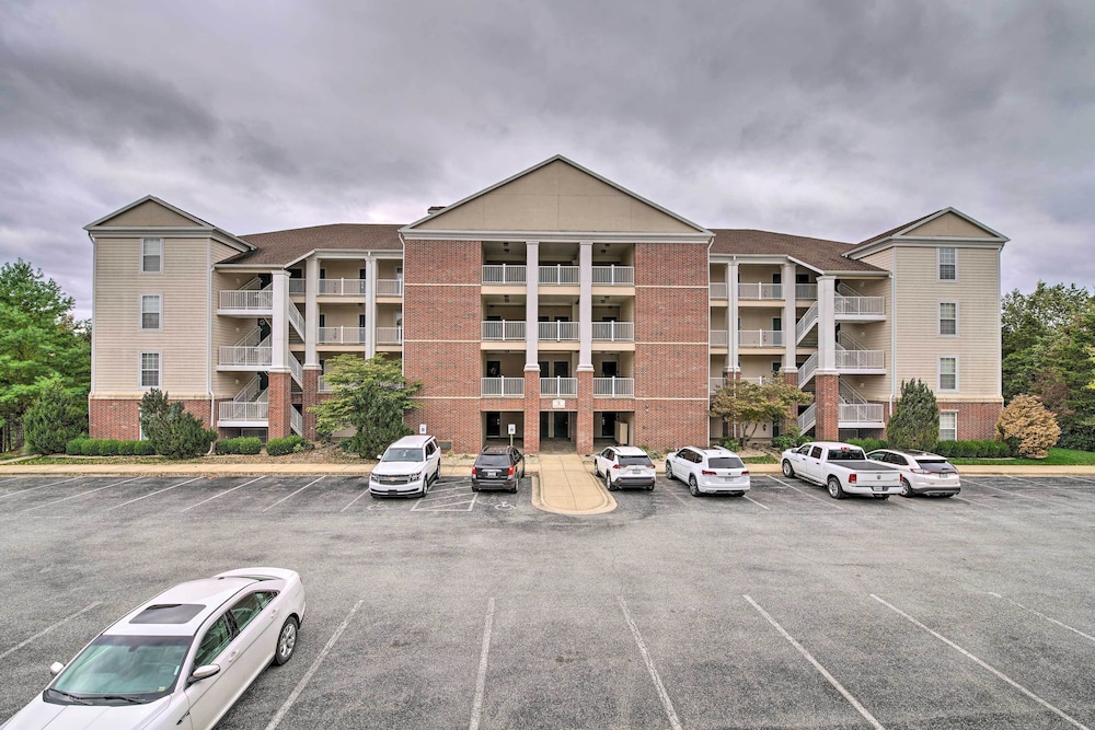 Inviting Branson Condo w/ Outdoor Dining Area view 3