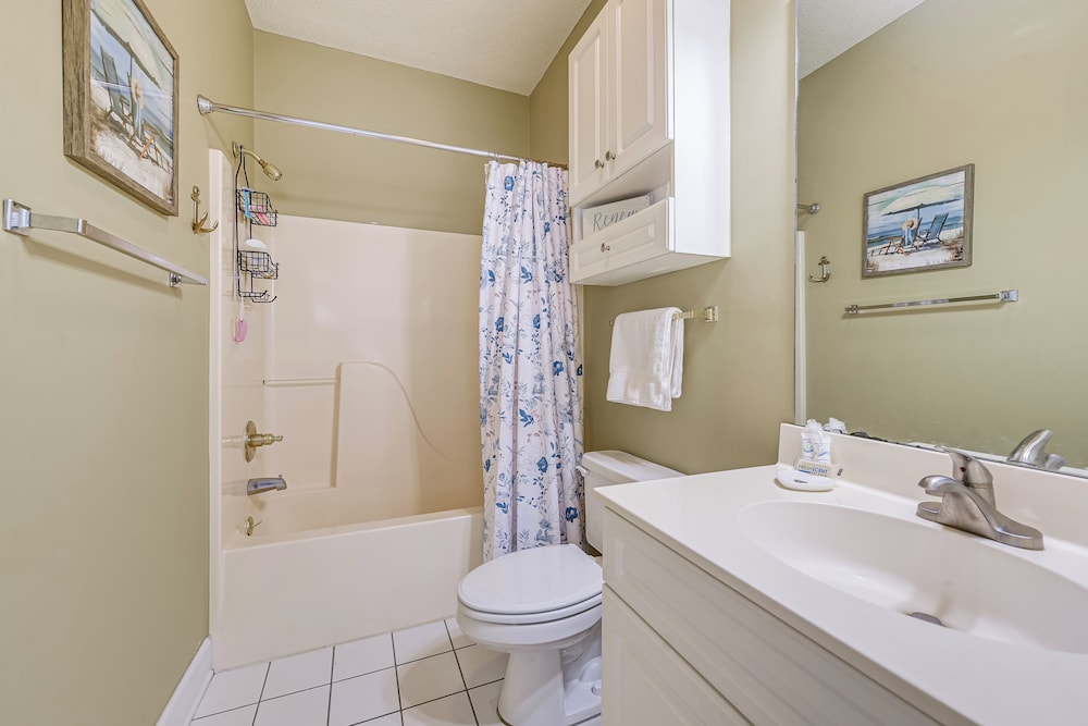 2 Mi to Broadway at the Beach: Condo w/ Pool!