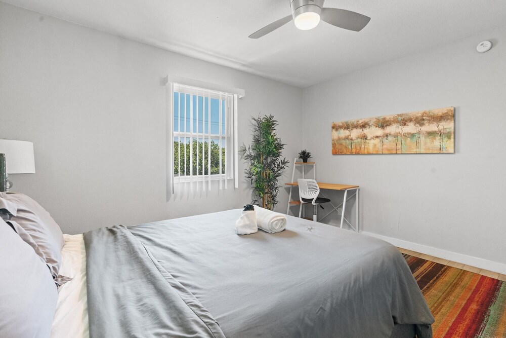 Modern 2BR Near UT Hyde Park Evonify - Property Image 18