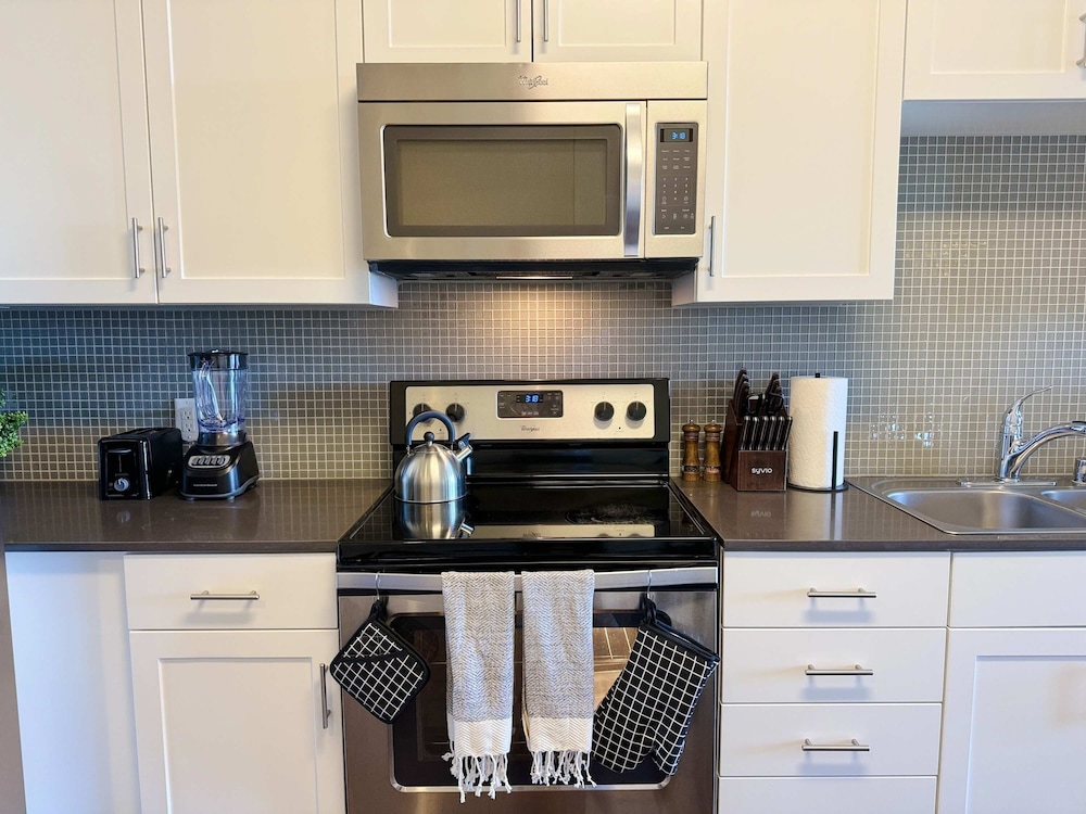New Oasis Near Disneyland Pool Gym Free Parking