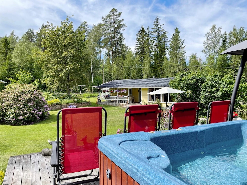 Cozy Summer Retreat in Graddo