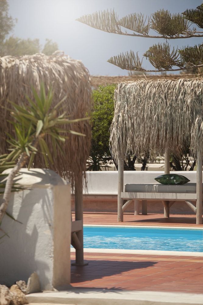 Athina Studios & Suites