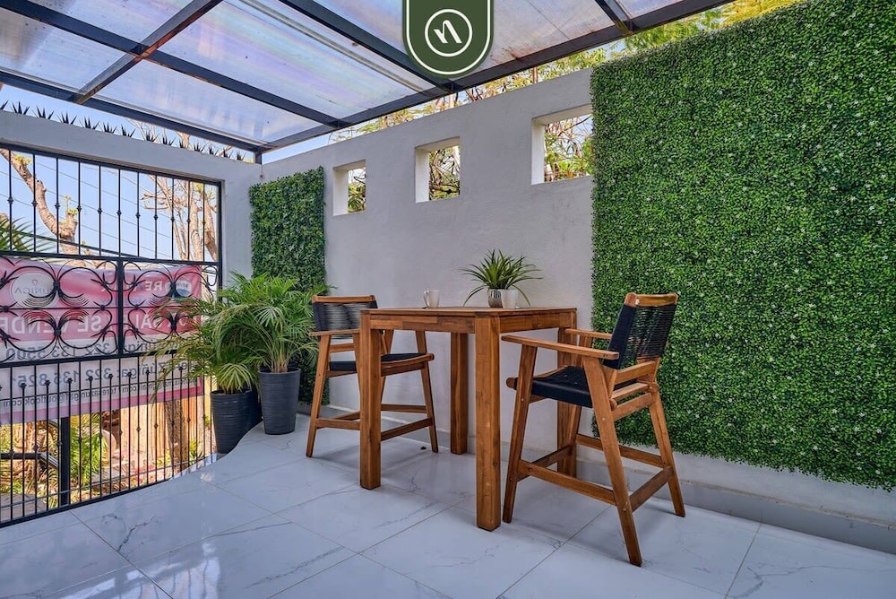 Modern 2BR Condo in Old Town - Private Terrace