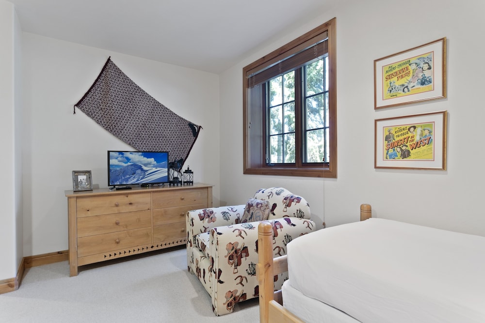 Bellemont Home at Deer Valley Resort - 6 Bedroom Home with Hot Tub #8 6 Home