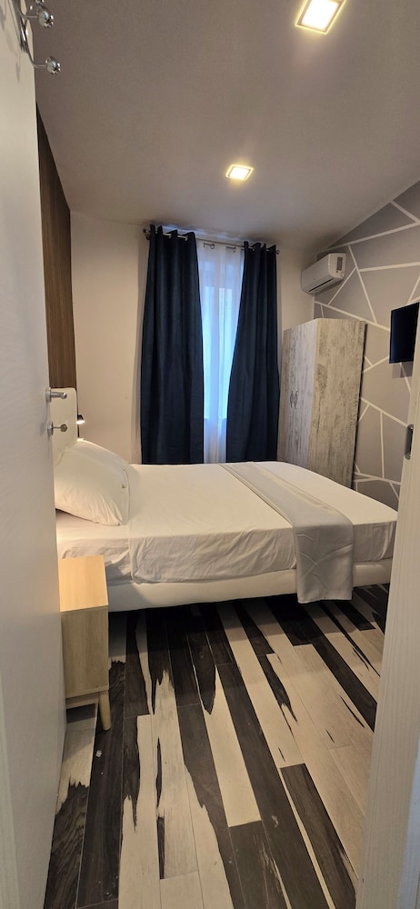 Napoli Central Stay