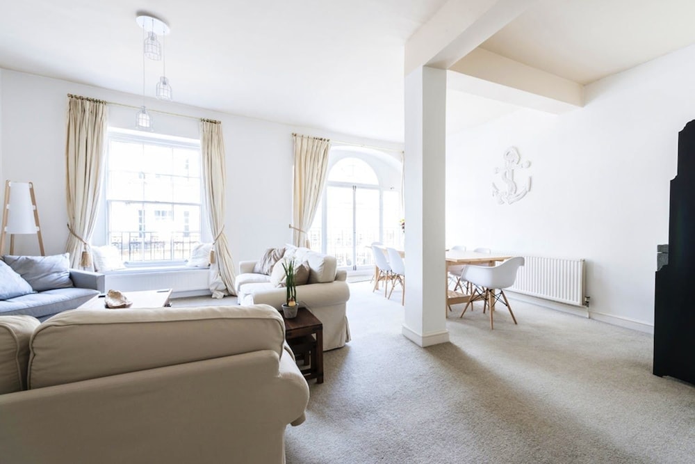 Sherborne Vacations - Printers Court 3 - Property Image 7