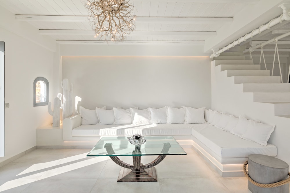 On The Rocks Antiparos photo 3