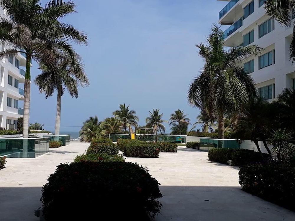 Luxury Entire 2 BR Condo Oceanfront In Cartagena