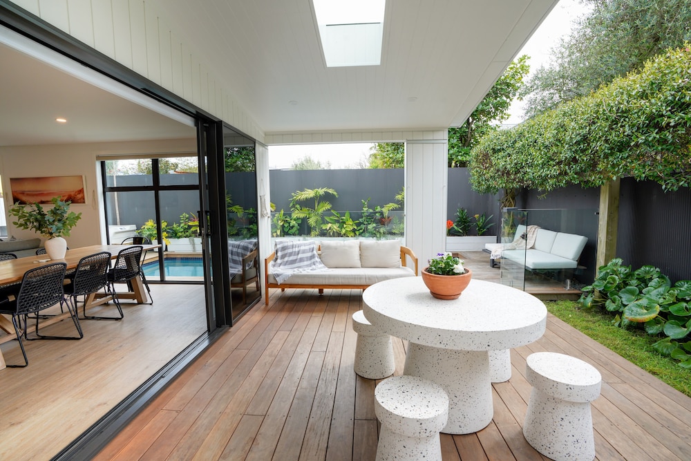 The Mount Retreat by Aotearoa Escapes