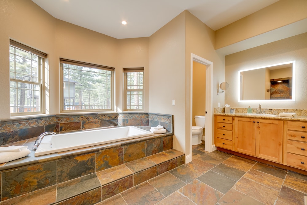 Reno Vacations - Sleek Reno-lake Tahoe Retreat, 4 Mi to Ski Mt Rose - Property Image 7