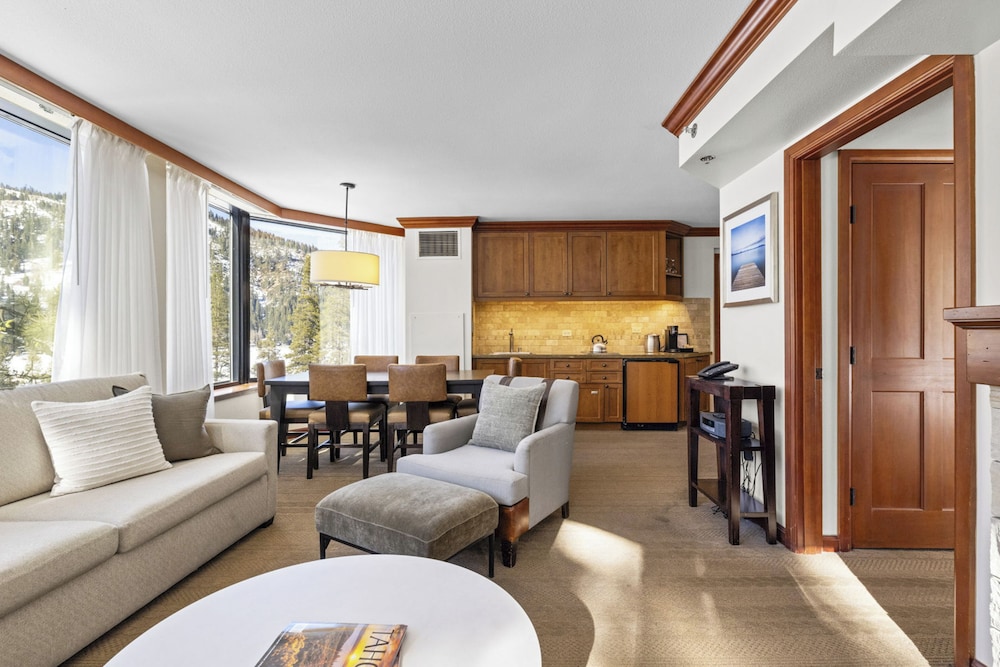 Valley View Condo w/ Resort Amenities