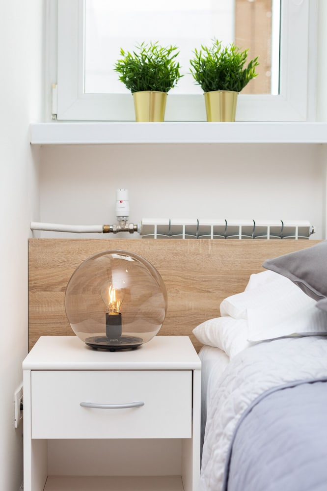 Business Apartment Grzybowska by Renters view 2