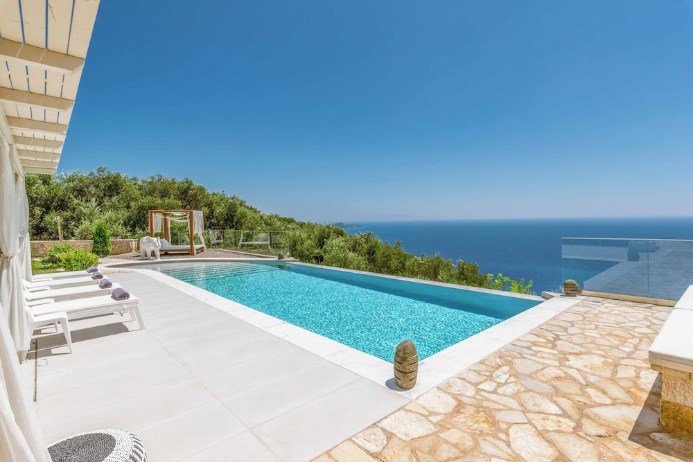 Horizon Blue Villa
