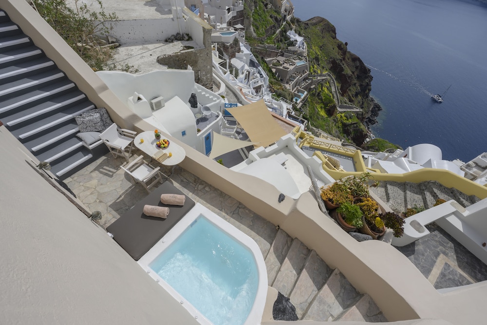 Nano Oia Villas