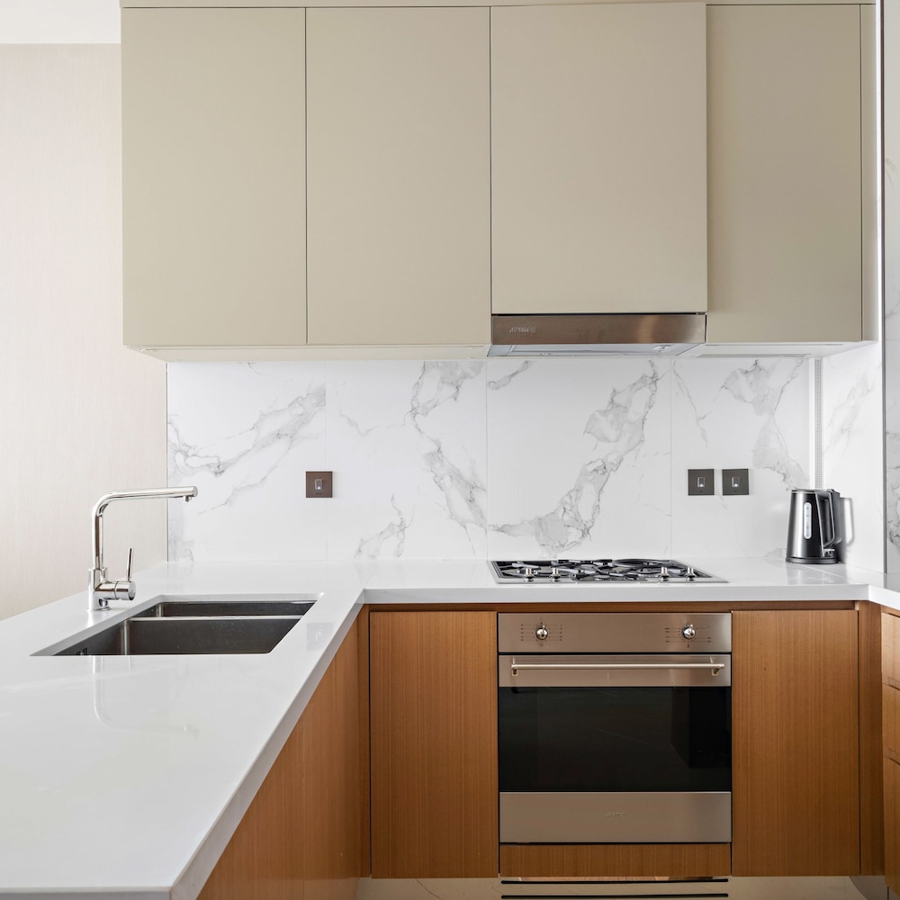 Luxurious 2BR Apartment With Stunning Sea View