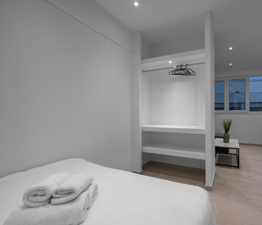 Venus, Nilie Hospitality MGMT