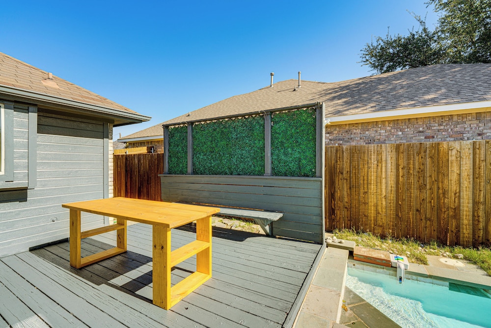 1/2 Mi to Frisco Commons! Family Getaway w/ Patio