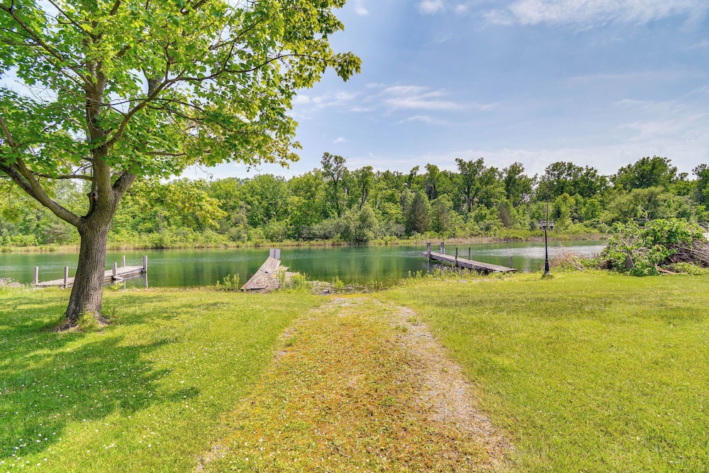 3 Mi to Seneca Lake: Couple's Apt w/ River Access