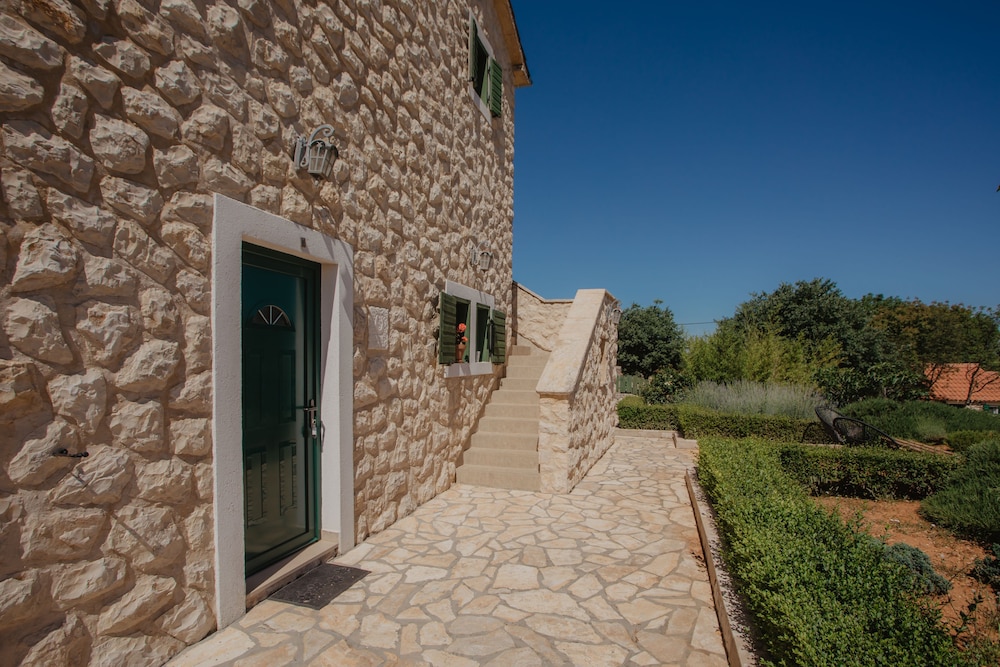 Kalpić Suites & Villa