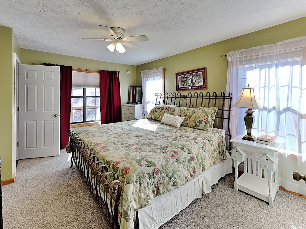 Kajun Kove by Jackson Mountain Rentals
