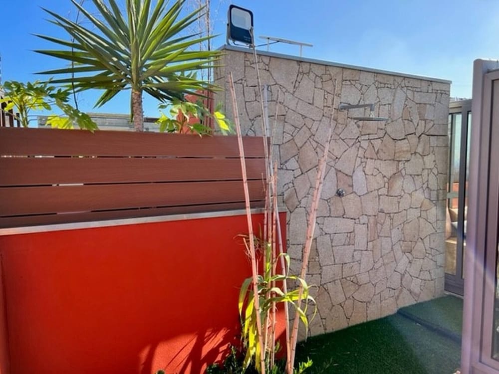 House With Heated Pool all Year Round