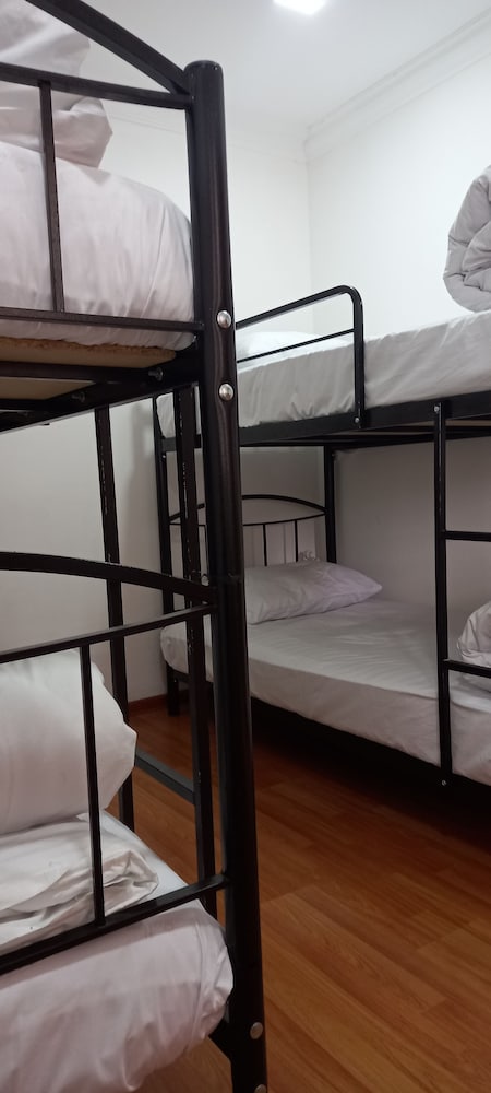 28 may Centr City hostel