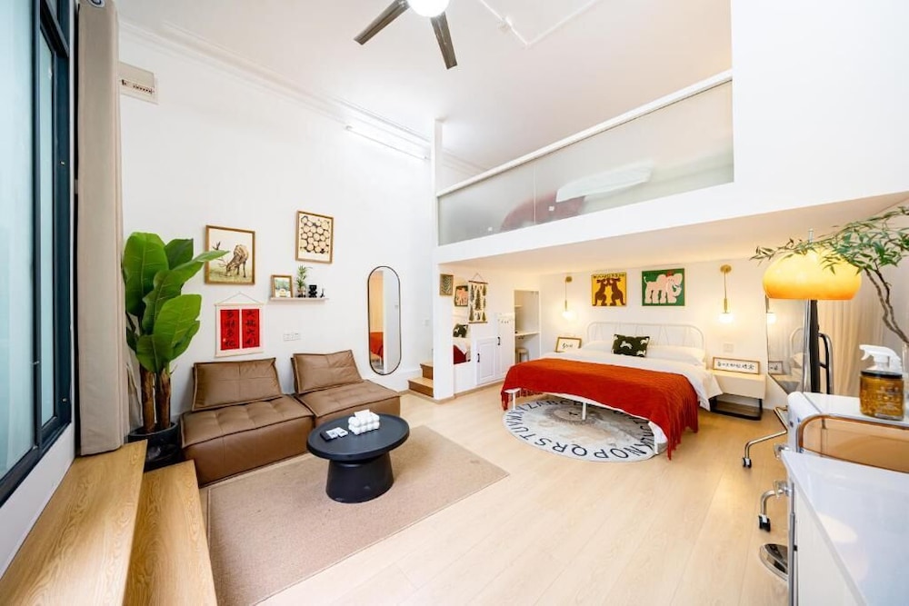 Shanghai Hills & Zinn Courtyard BNB