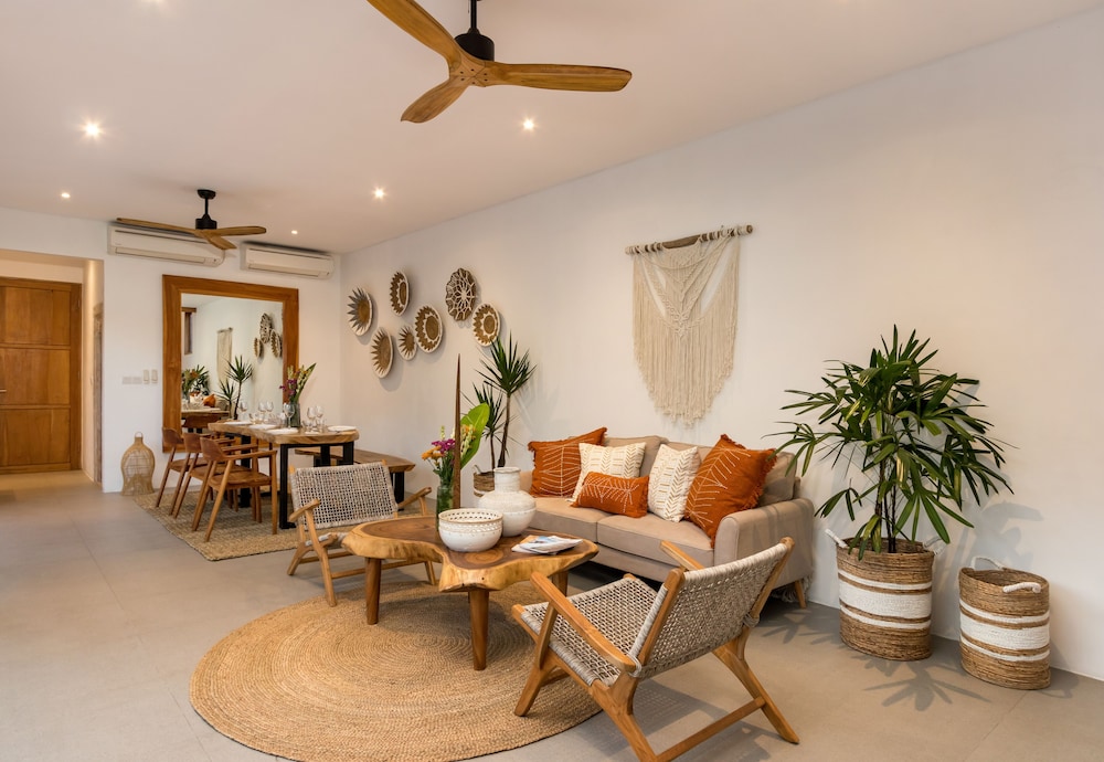 Beautiful Boho-chic 4br Tropical Villa in Pererenan Canggu