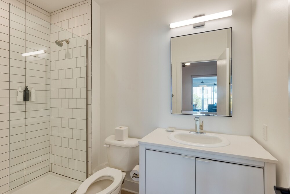 The Carter 201 by Avantstay 4BR Balcony