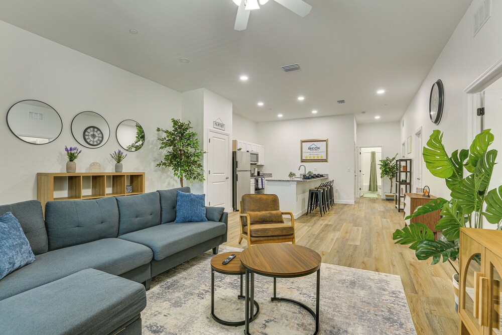Walkable Downtown Labelle Apt w/ Private Balcony!