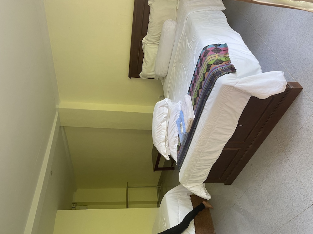 Pesona Restaurant and Room