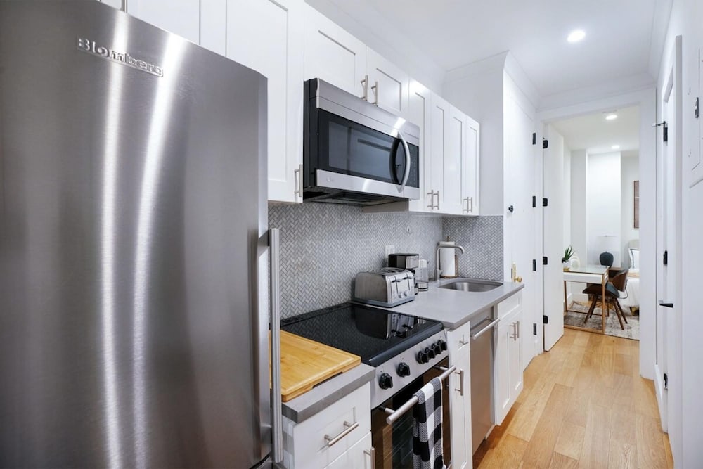 1290-7 New Renovated 2 Bedrooms in UES