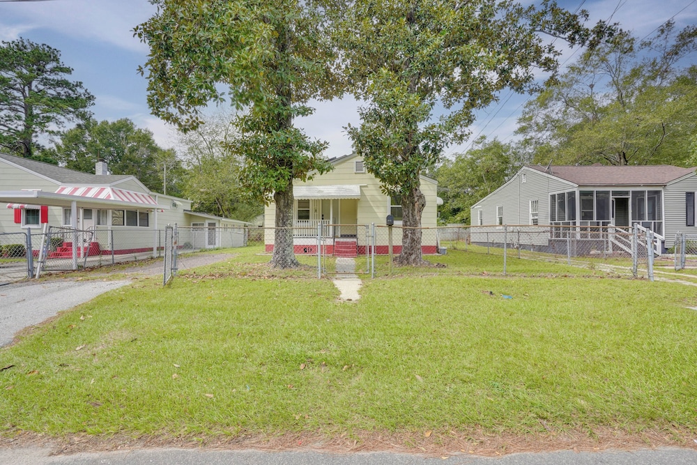 3 Mi to Park Circle: North Charleston Abode! view 4