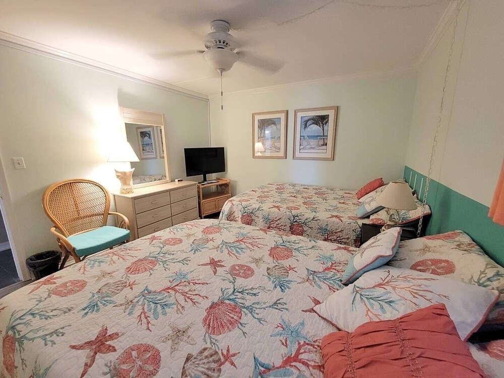 Ocean Towers 101 3 Bedroom Condo by RedAwning view 5