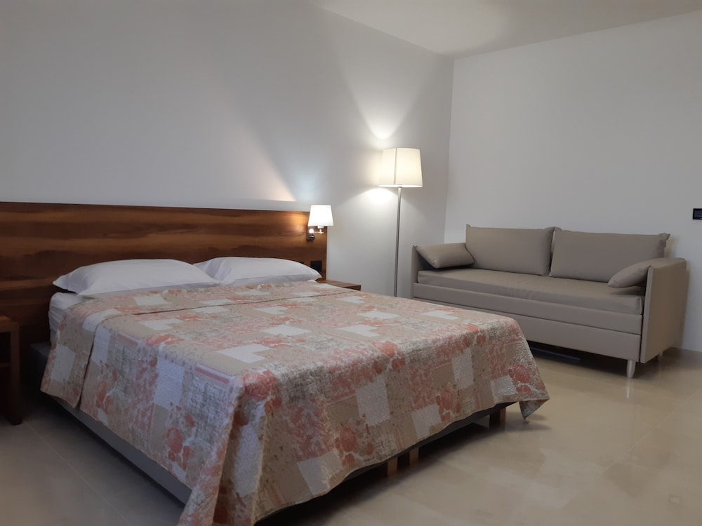 Morello Beach Hotel