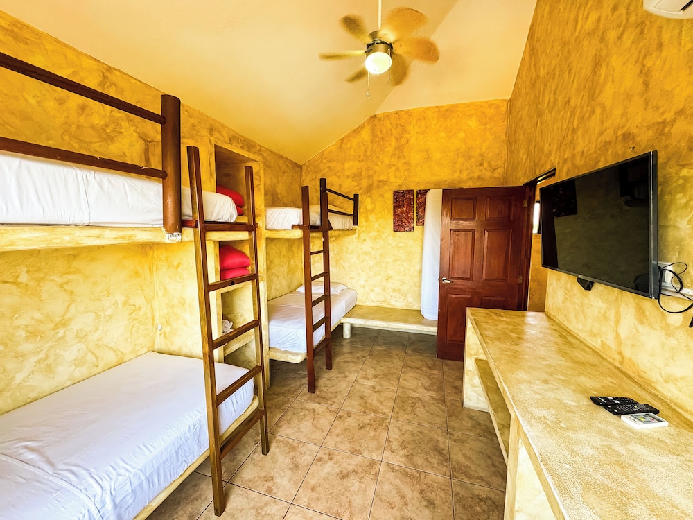 Villas Le Suisse Monterrico