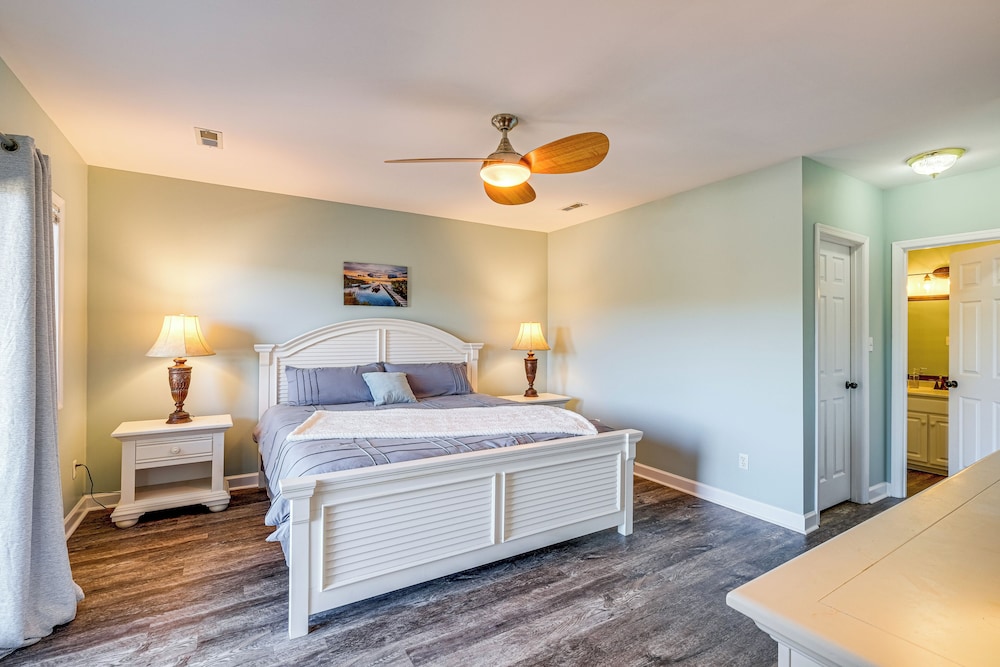 'better Lake Than Never' Huddleston Condo