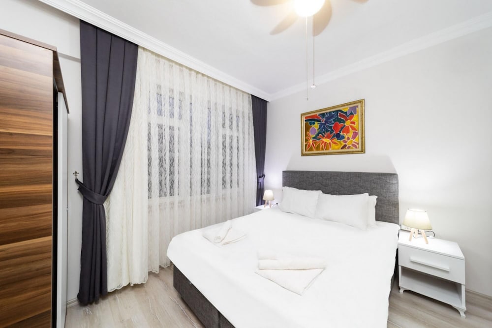Pleasant Flat With Balcony in Kaleici