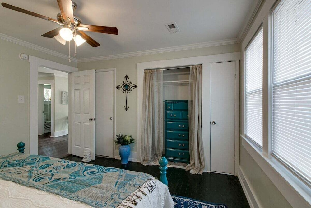 Clarksville Cottage on Crossland