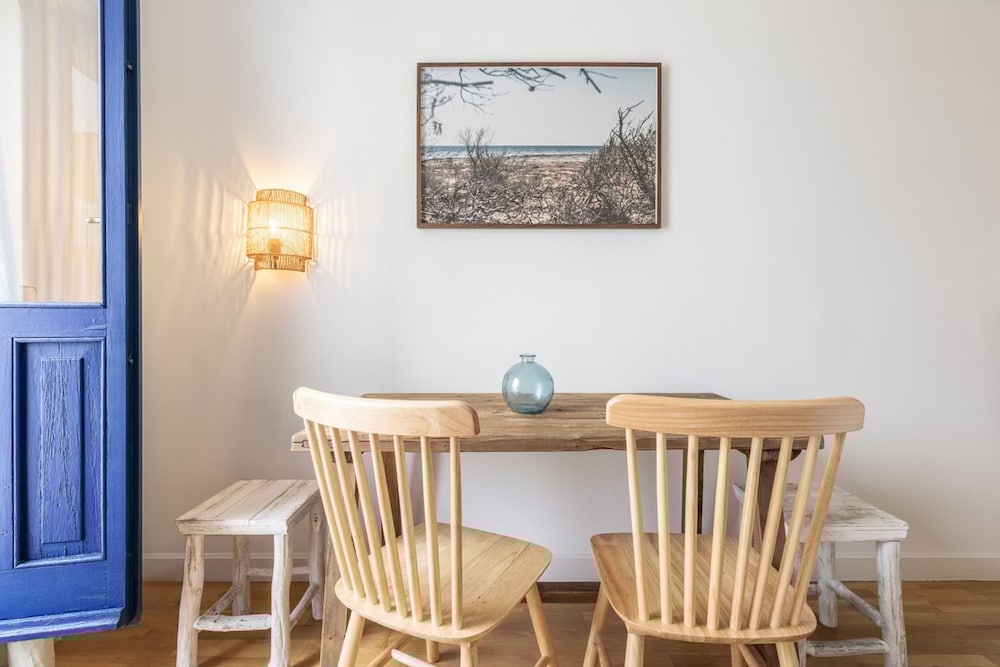 Perissa - 2 Bedrooms and Terrace in Trafalgar