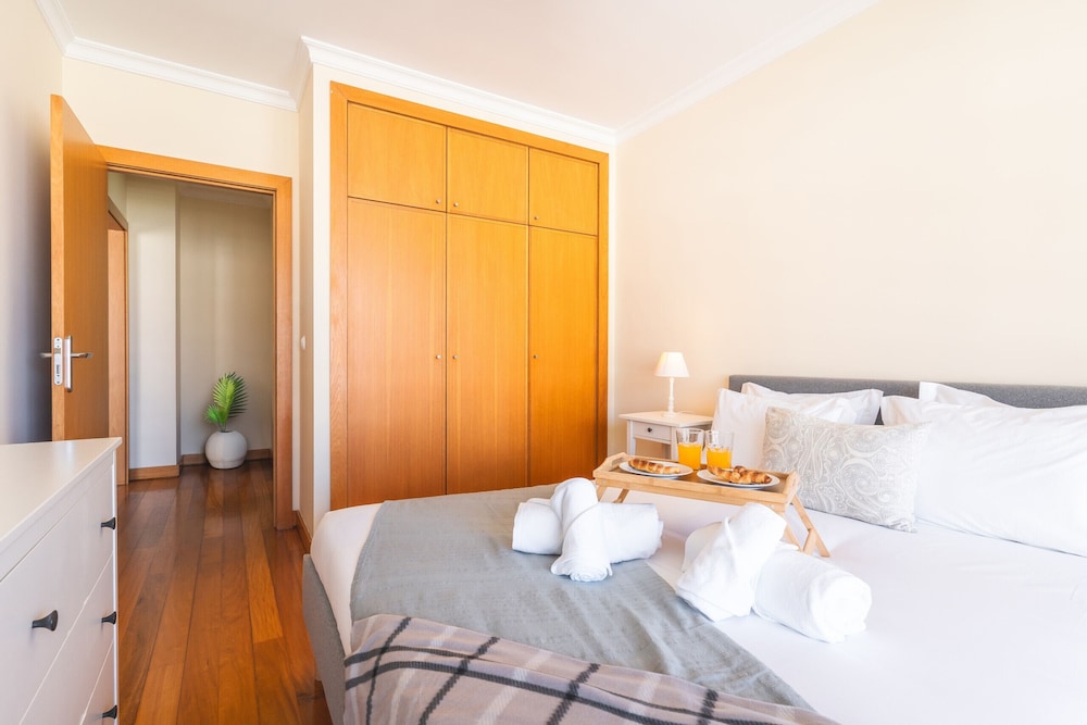 Sunny Stay by Atlantic Holiday
