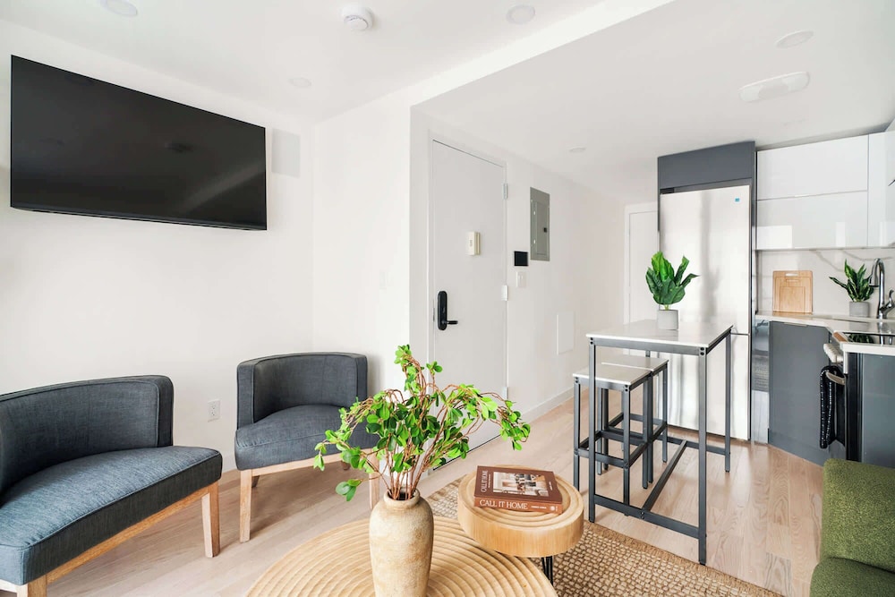 22-3b Sleek Modern 1BR Gramercy