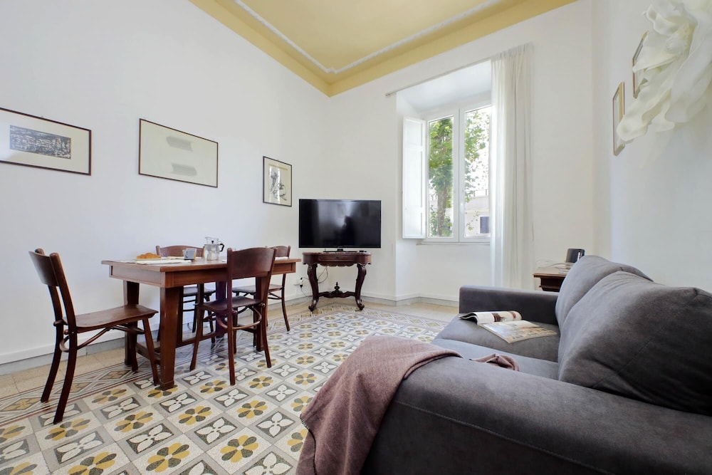 Cozy Merulana in Roma