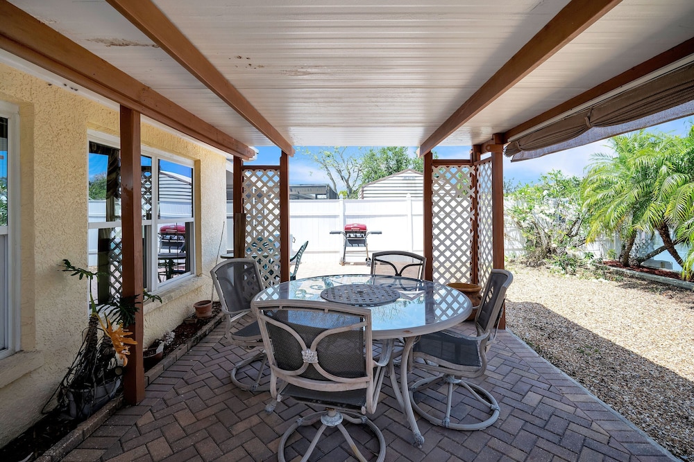Waterfront Escape With Private Pool & Gulf Access 3 Bedroom Home