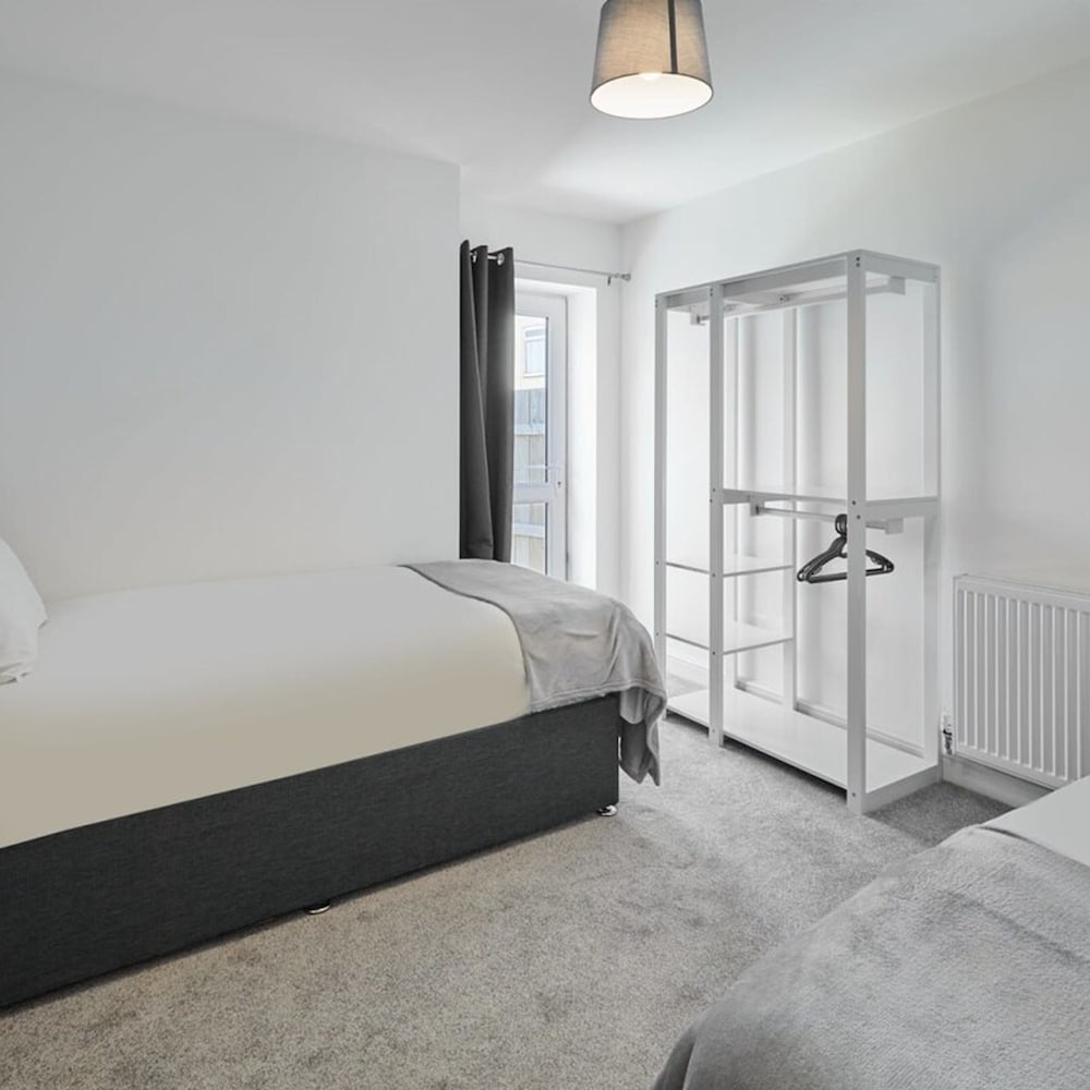 Host Stay The Globe Apartment 3 view 4