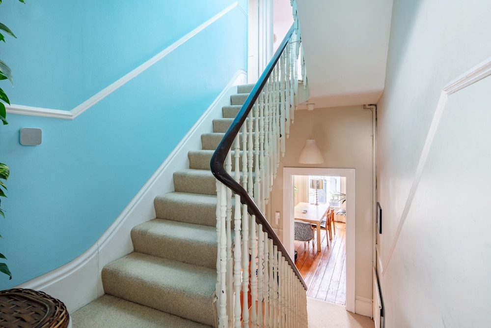 Cozy 2BR Near Notting Hill & Hyde Park